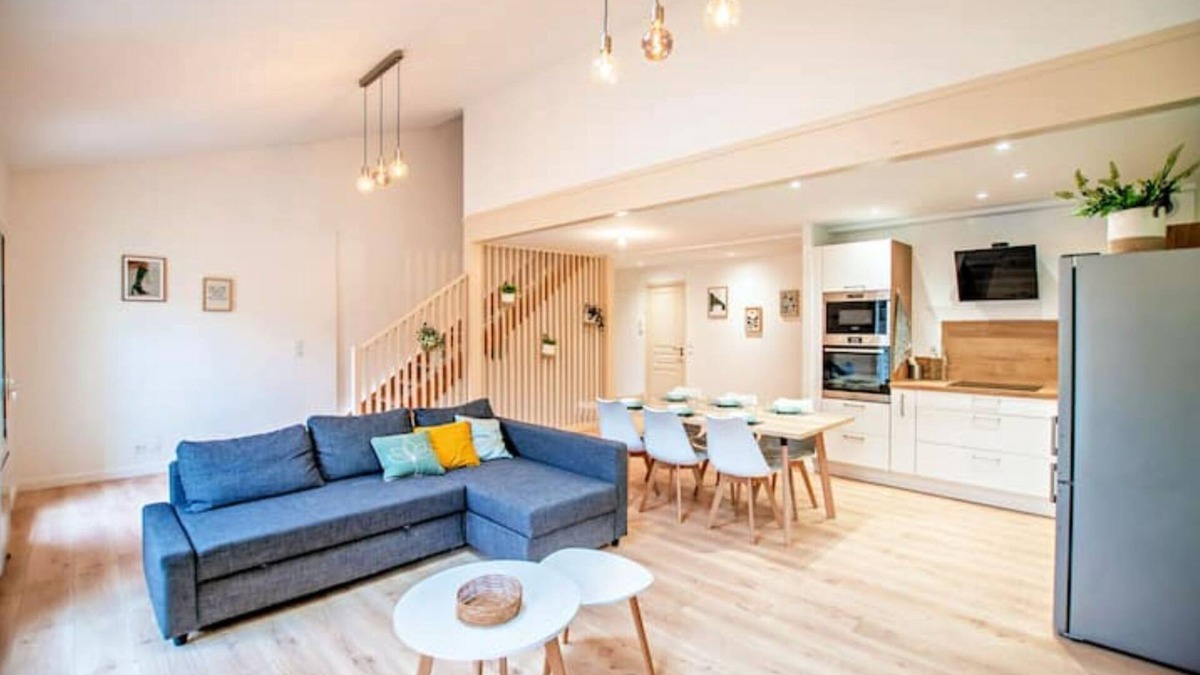 Montluel House | Charming Cosy House T4 : Full center / 6 Pers