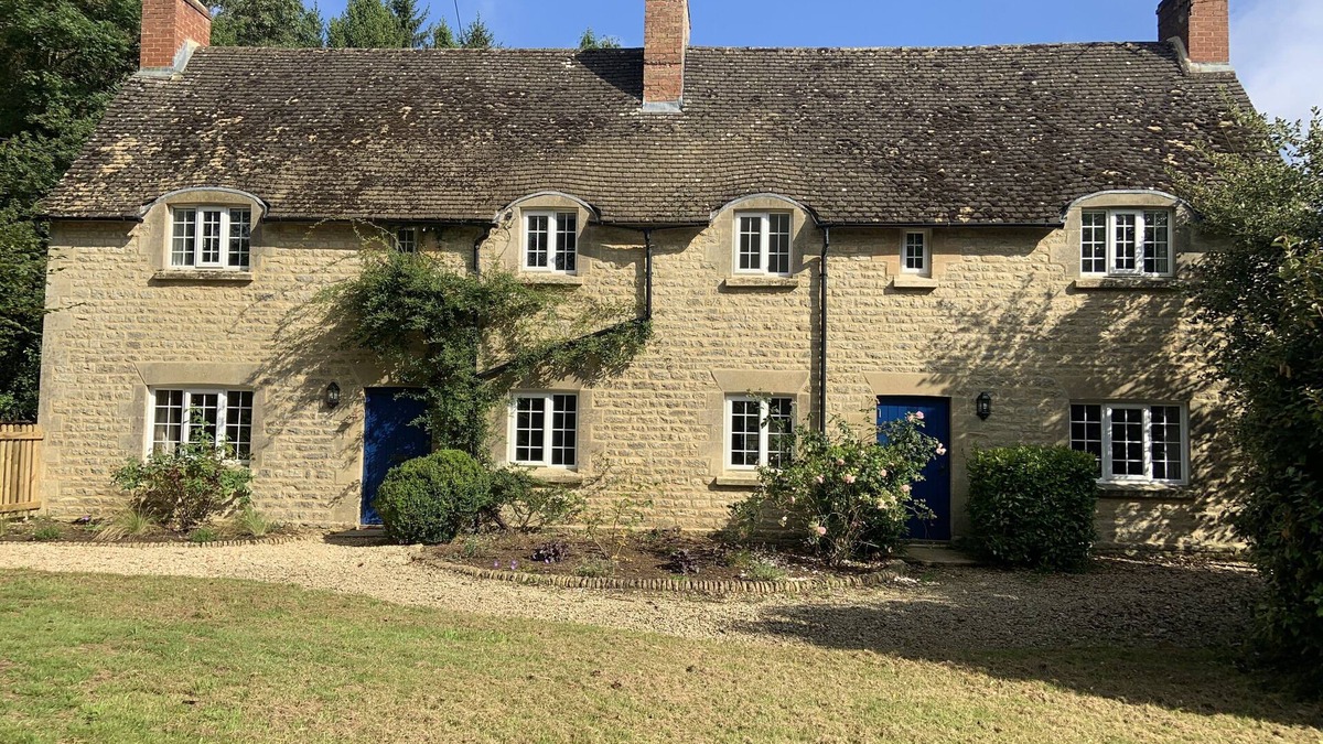 Kidlington Cottage | Charming cotswold stone cottage - child and dog friendly