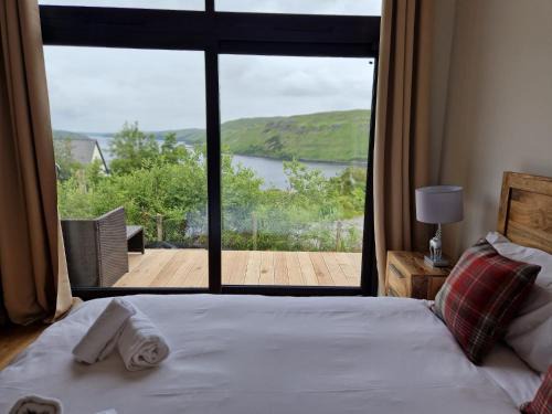 Isle of Skye Apartment | Charming Cottage by the Fairy Pools 5