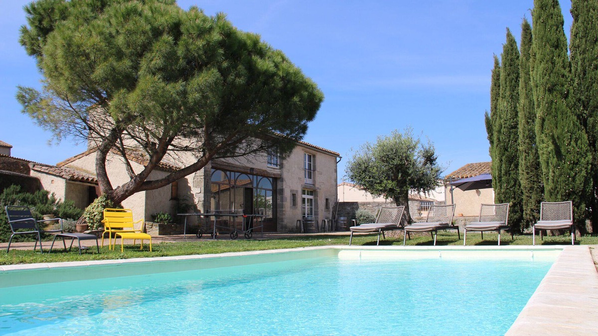 Pezens House | Charming cottage for 15 people, heated swimming pool, near Carcassonne.