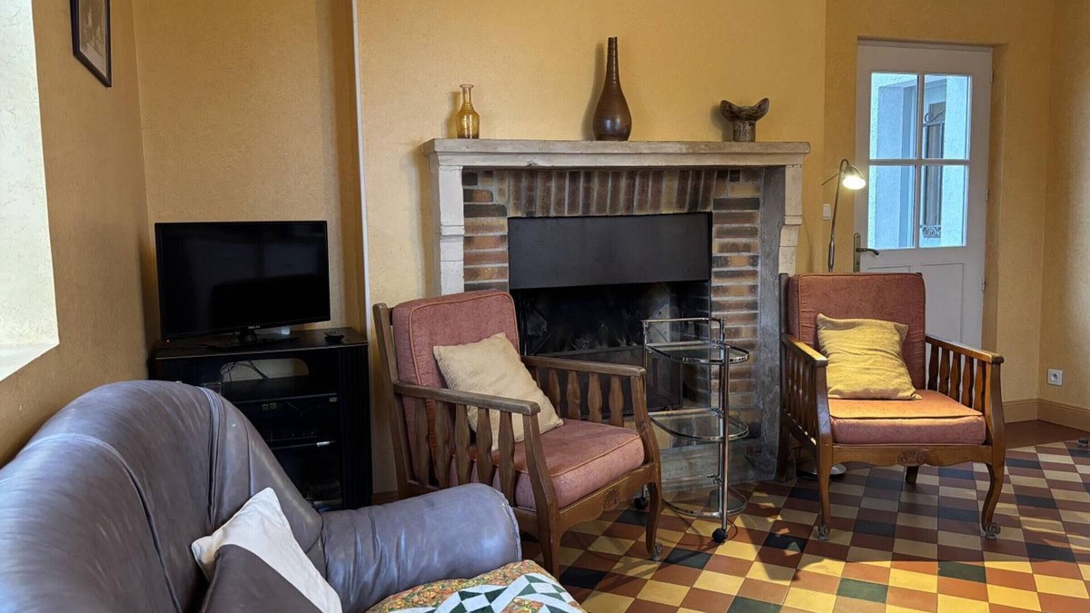 Aurouer Cottage | Charming Cottage in Aurouër: Garden, Fireplace, WiFi, Pet-Friendly, Close to Hiking Trails