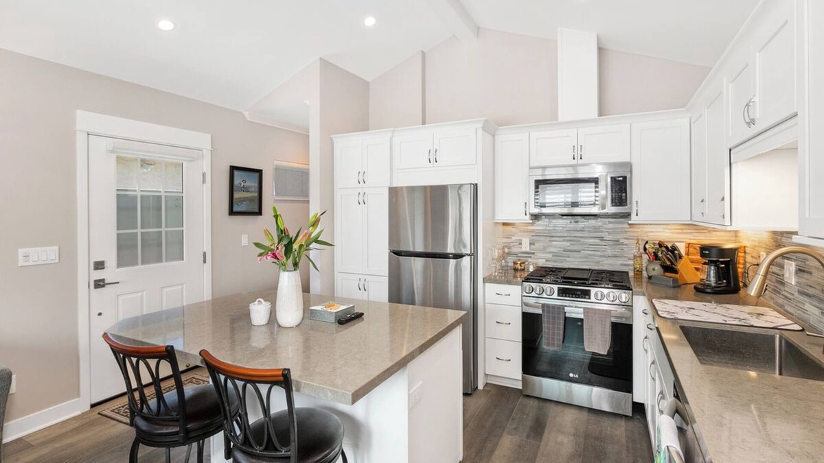 Coronado Cottage | Charming cottage in delightful Coronado