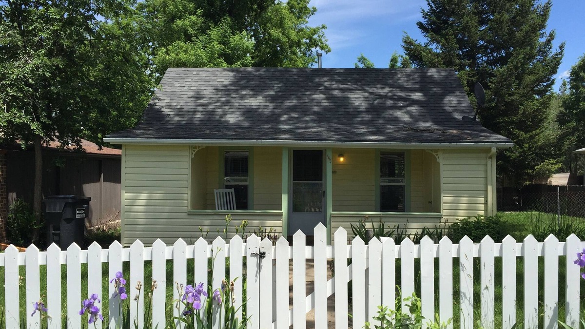 Erie Cottage | Charming Cottage in Historical Victorian Olde Erie Village
