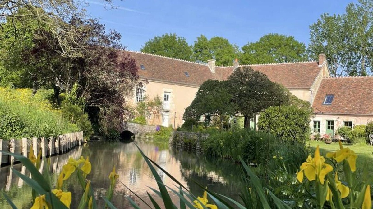 Loisail Cottage | Charming cottage in Perche Park with fireplace and garden