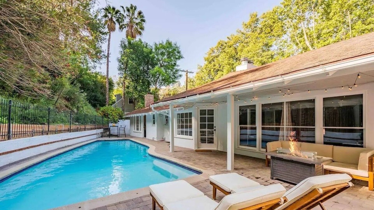 Sherman Oaks Cottage | Charming Cottage in the Hills of LA - Close to Restaurants, Shops, Entertainment