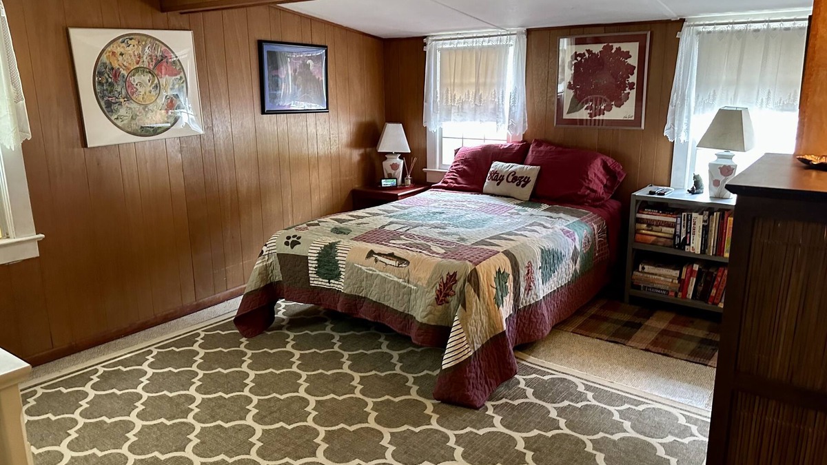 Lake George Cottage | Charming Cottage - Lake George's Hidden Staircase