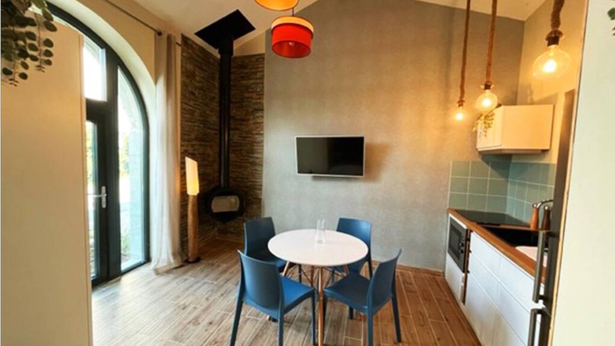 Montolieu House | Charming cottage "le Nid de Raymond" located in a picturesque village Montolieu