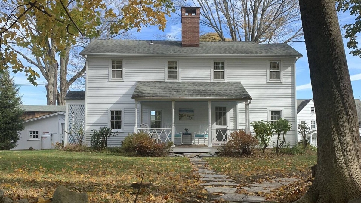 Wilton House | Charming Cottage located on Historic Estate 1 Hour from NYC!