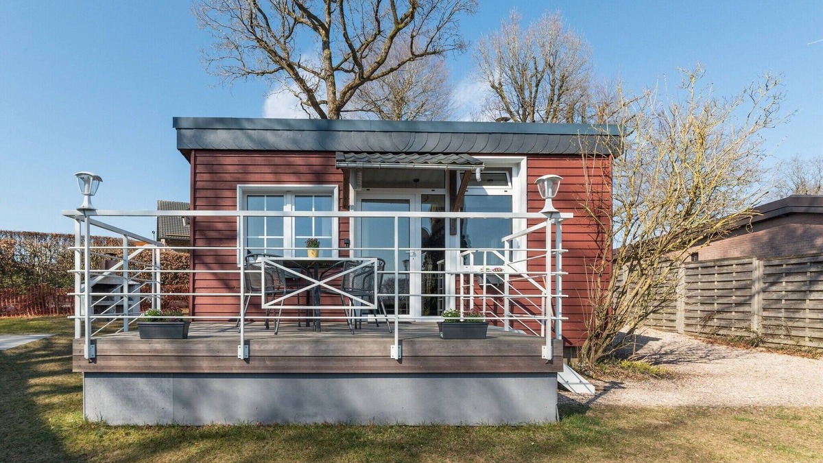Robertville Cottage | Charming Cottage Near Lake
