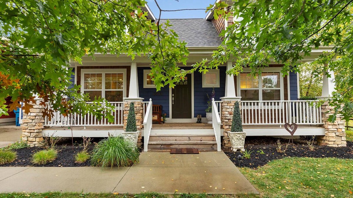 Douglas Cottage | Charming Cottage near Douglas Beach!