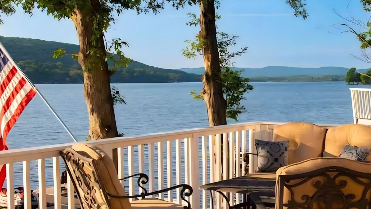 Hammondsport Cabin | Charming cottage on Waneta Lake's west side.