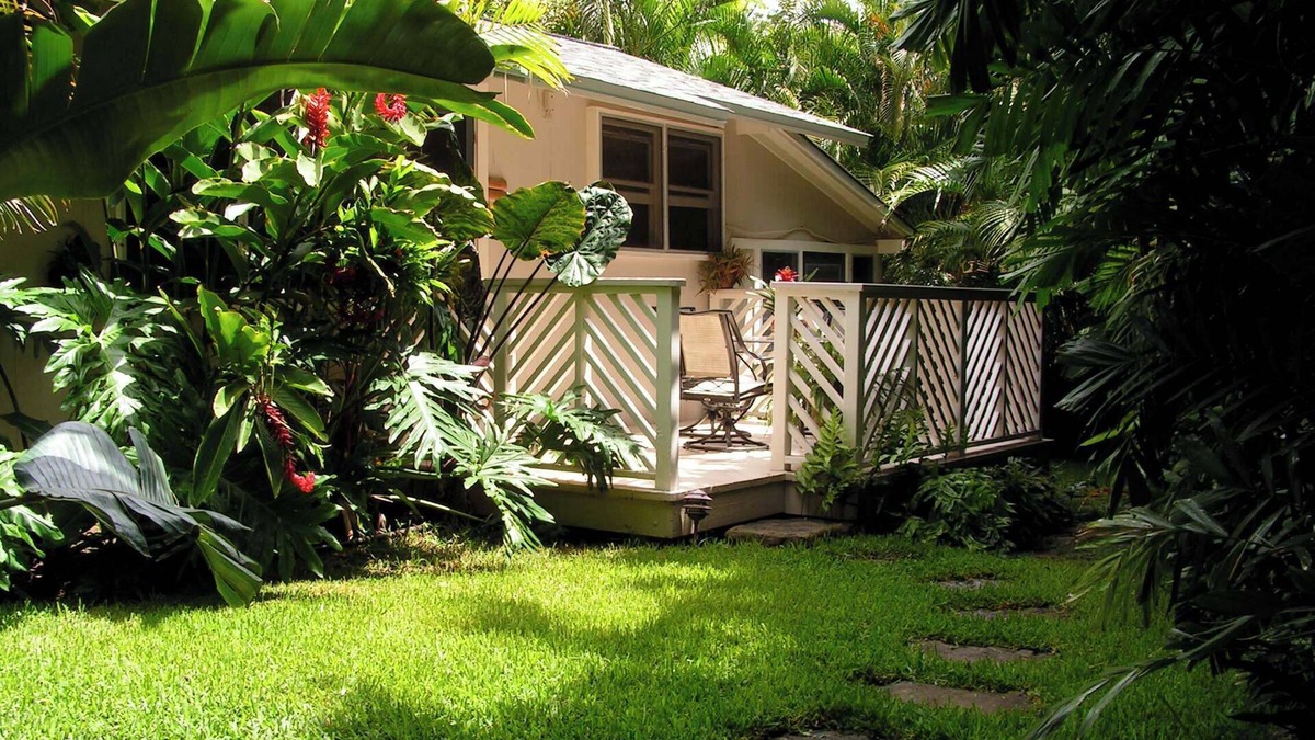 Lanikai Cottage | Charming cottage steps from Lanikai Beach