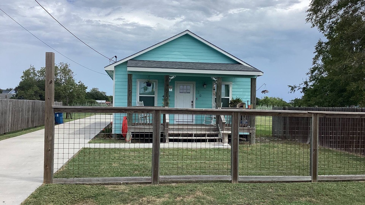 Rockport House | Charming cottage style home meticulously kept and perfectly situated in Rockport