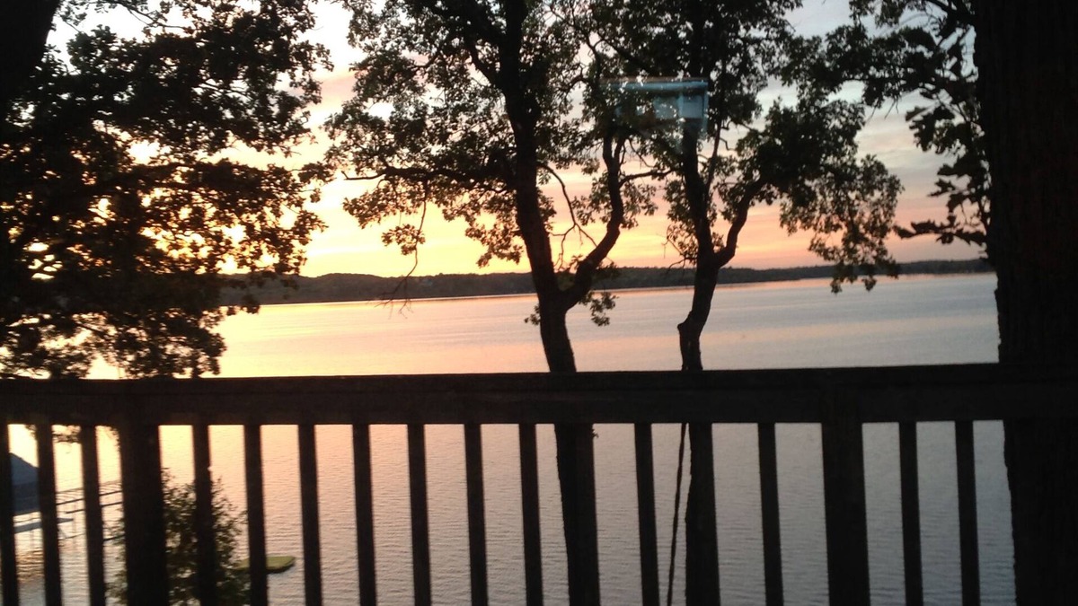 Detroit Lakes Cottage | Charming cottage with vast views on Pelican Lake