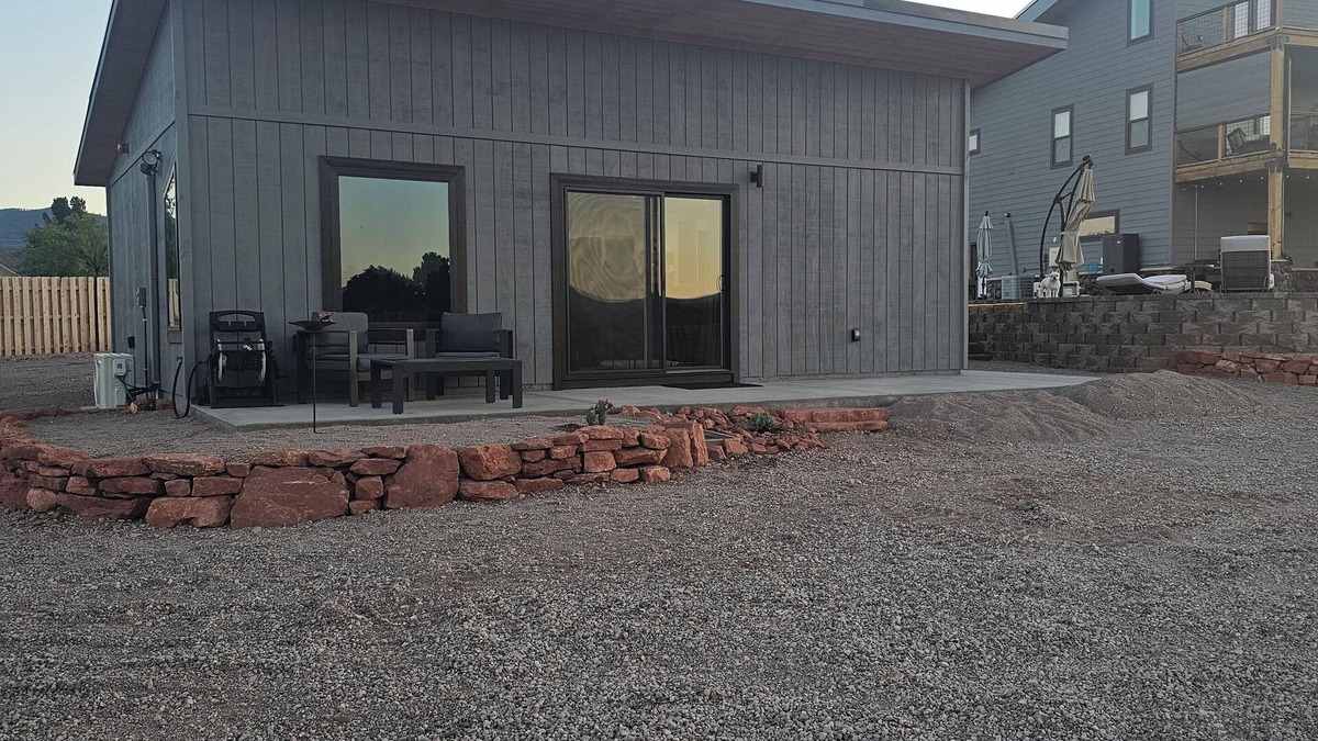 Cottonwood Cottage | Charming cottage with pool, spa, WiFi and AC in enchanting Cottonwood