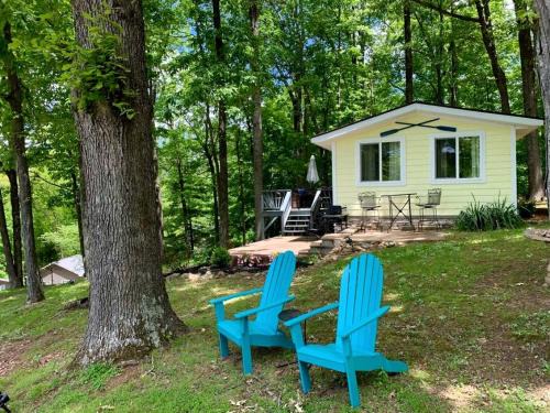 Cadiz House | Charming Cottage with Fire Pit and Barbecue in Cadiz, Kentucky
