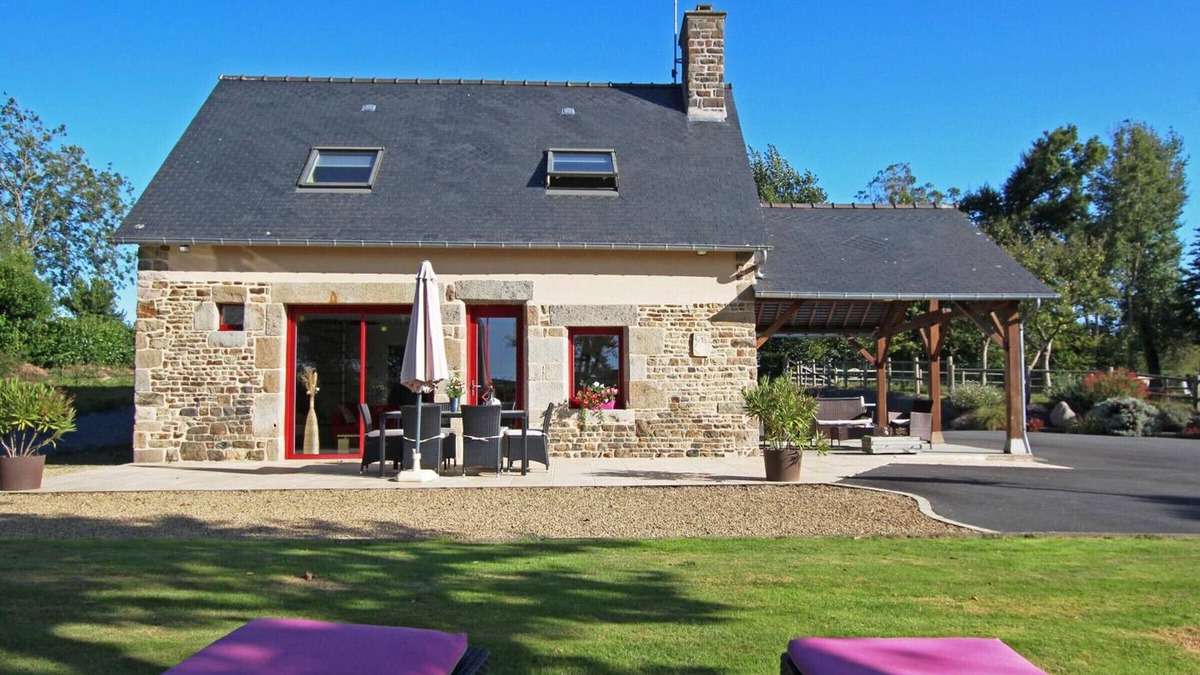 Beslon Cottage | Charming Cottage with Garden, WiFi, and Baby Equipment in Normandy Countryside