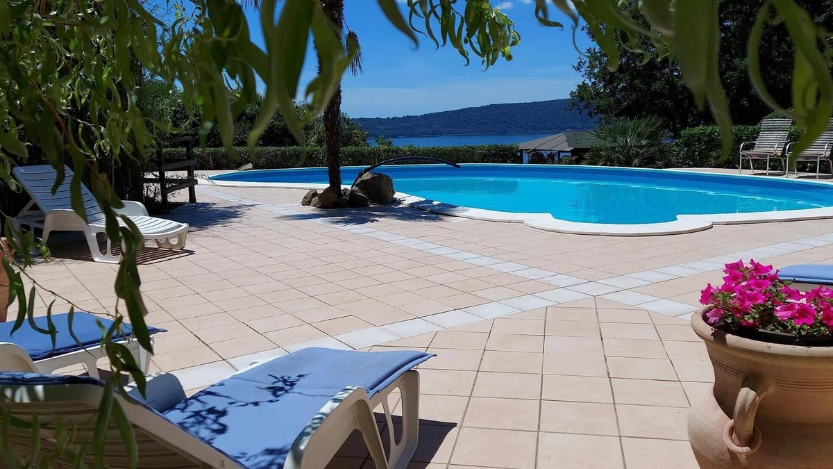 Caprarola House | Charming Country House upon lake near Rome, View Pool Wifi climate, up 4