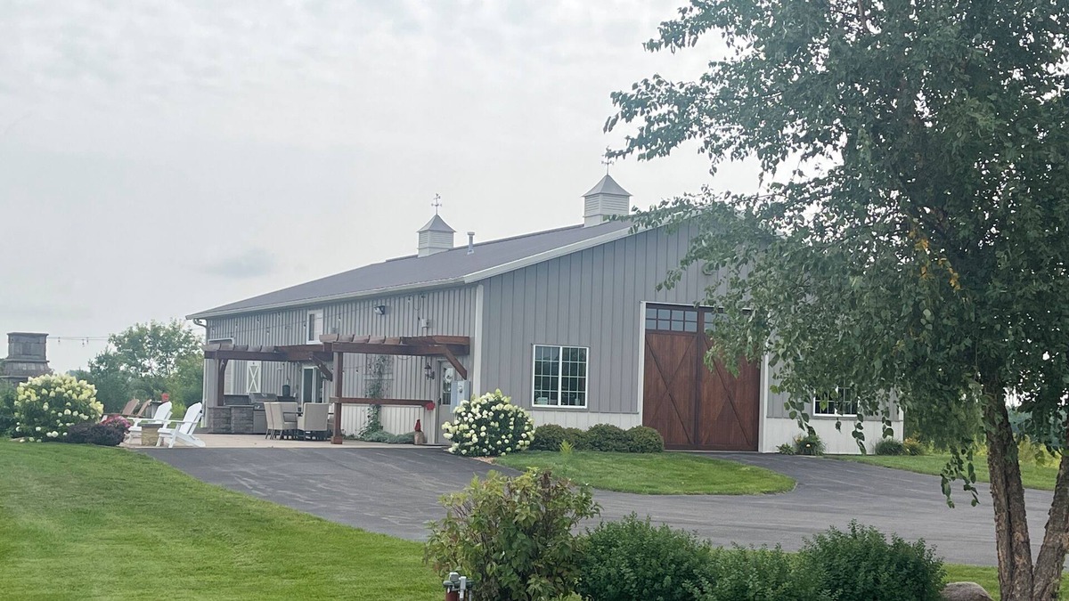 River Falls House | Charming Country Ranch Shouse