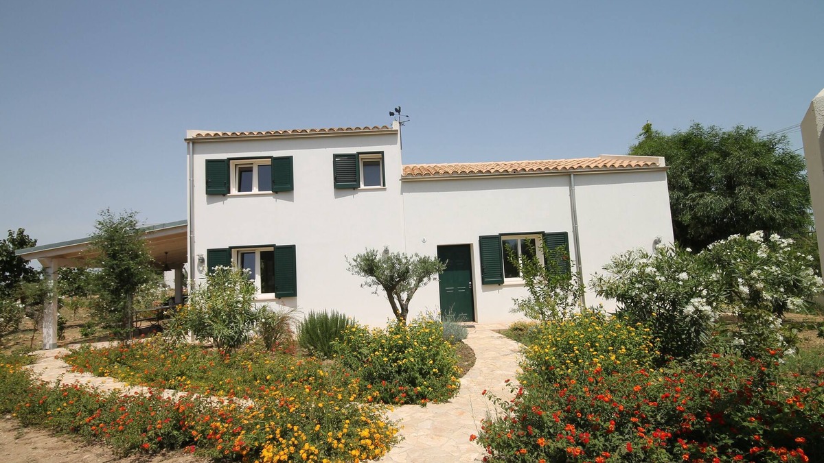 Marinella di Selinunte Villa | Charming Country Villa At Four Minutes Walk From A Fabulous Sand Beach