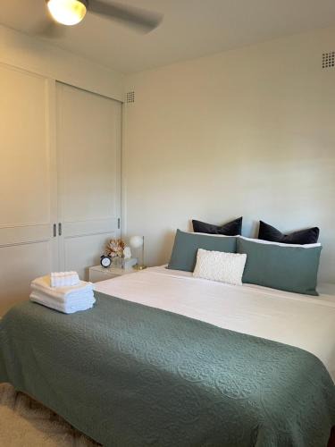 Blacktown House | Charming & Cozy 2BR Cottage