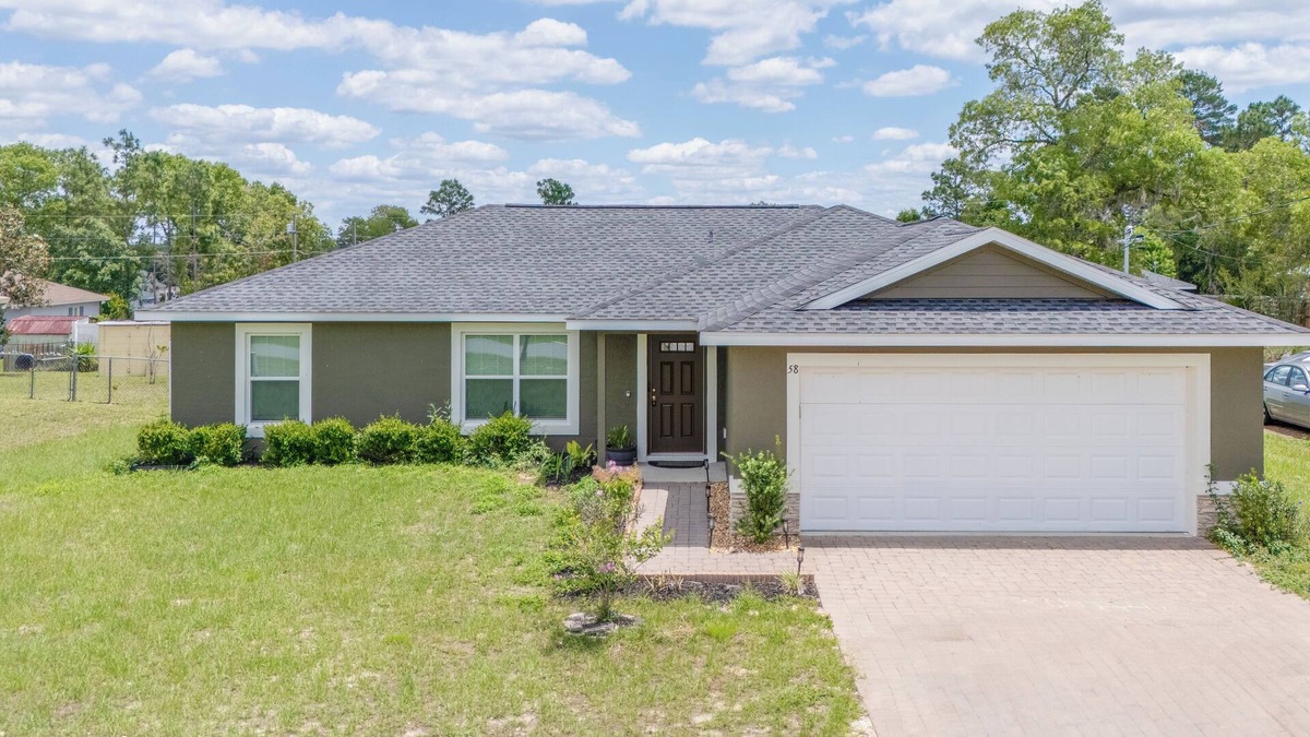 Candler House | Charming Cozy 3-bedroom house with WiFi, fitness room in lovely Ocala