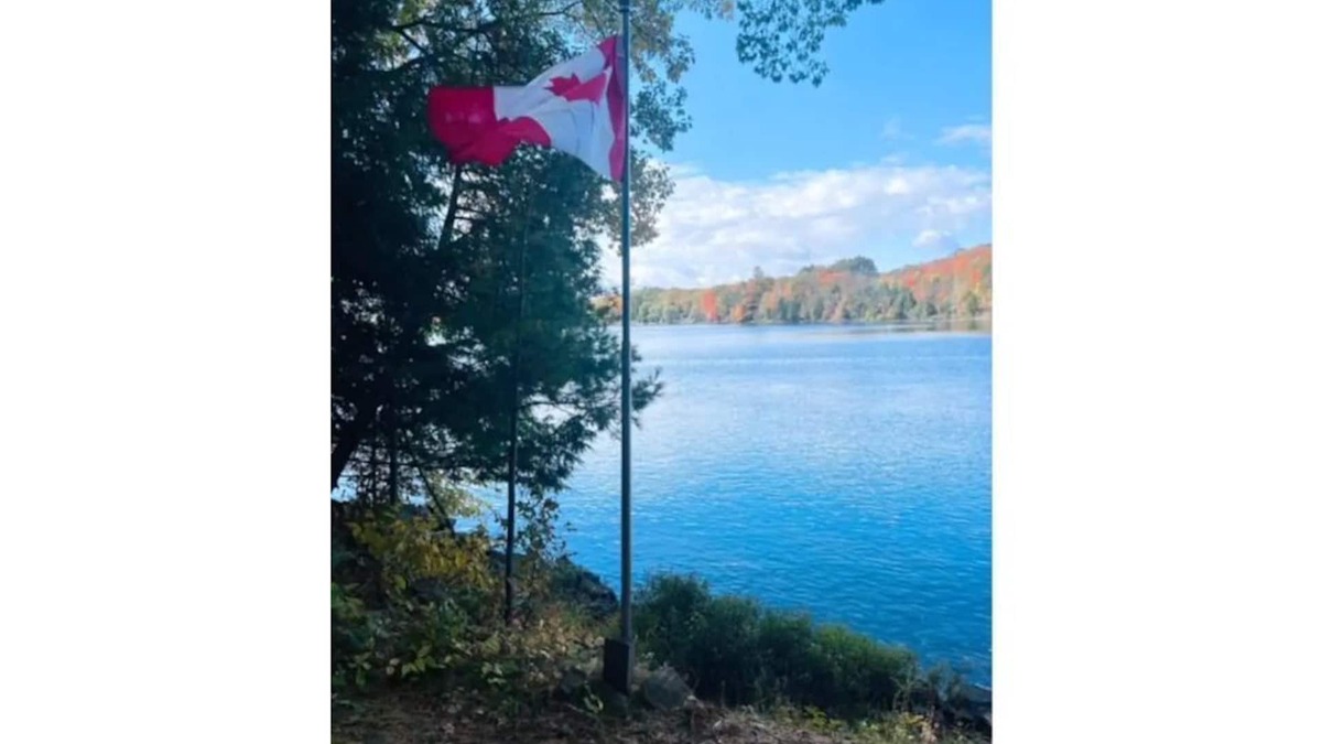 Minden Cottage | Charming, Cozy 4 Season Waterfront Cottage in Minden