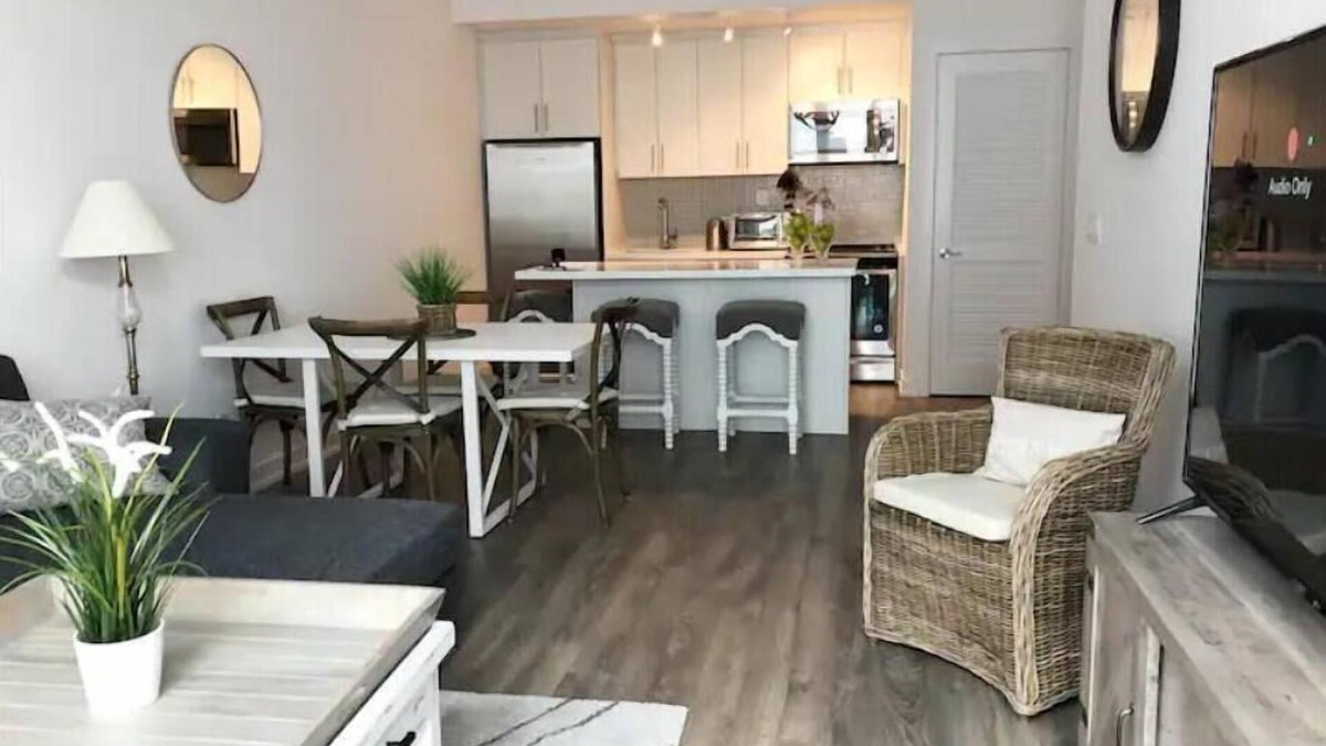 Innisfil Condo | Charming, cozy & beautiful condo on 5 star Resort