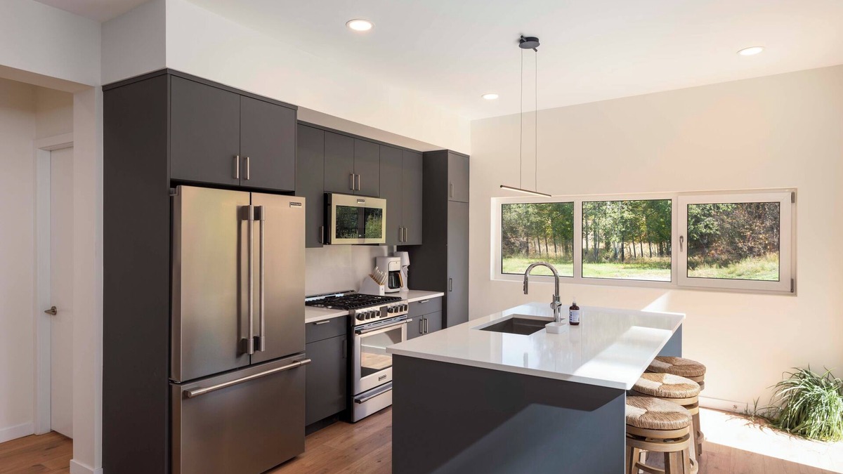 Hailey Cottage | Charming creekside 2-bedroom cottage with AC, WiFi in peaceful Hailey