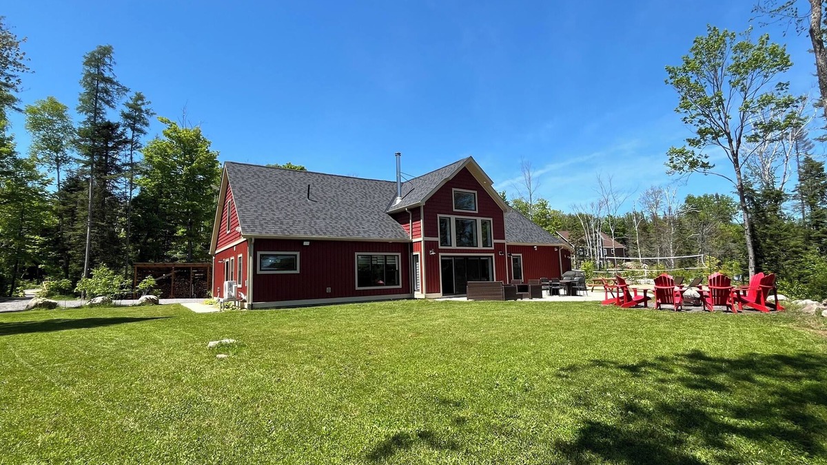 Unorganized Centre Parry Sound Cottage | Charming Deer Lake Cottage for 1-4 Guests