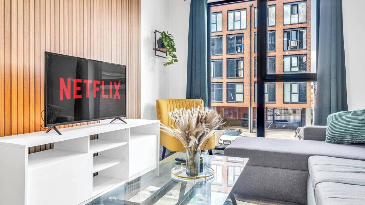 Bordesley Apartment | Charming Deritend Apartment with Full Access for Wheelchairs