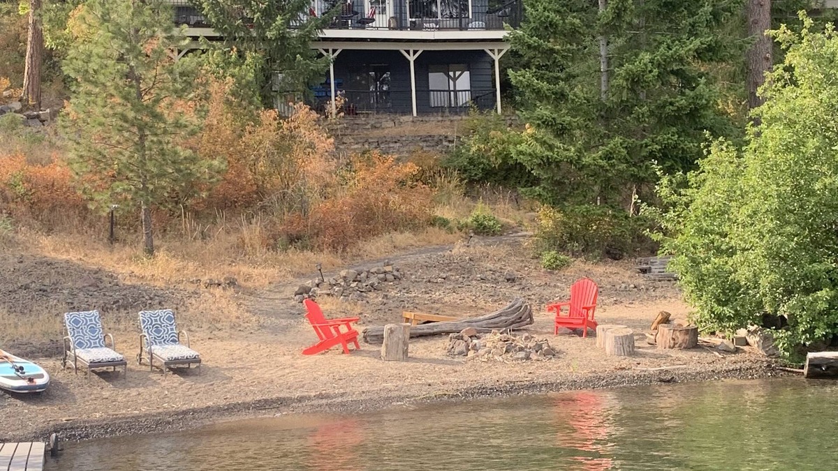 Rockford Bay House | Charming Direct Lakefront 5BR Home With Stunning Views @ Coeur d’Alene