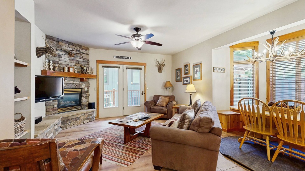 Whitefish Condo | Charming Dog-Friendly Condo with Hot Tub - Walk to the Slopes