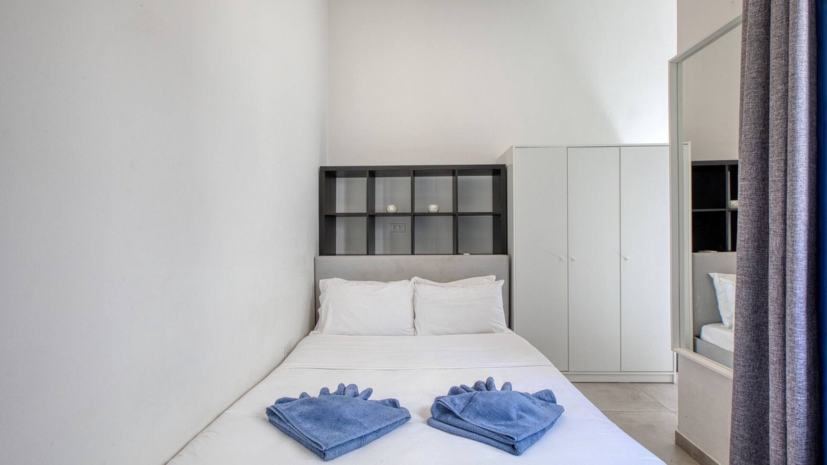 Cospicua Apartment | Charming double studio, shared sun terrace GOBLU-1