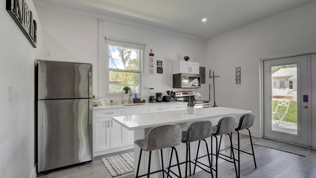 Bonita Springs Apartment | Charming Downtown Retreat with Courtyard
