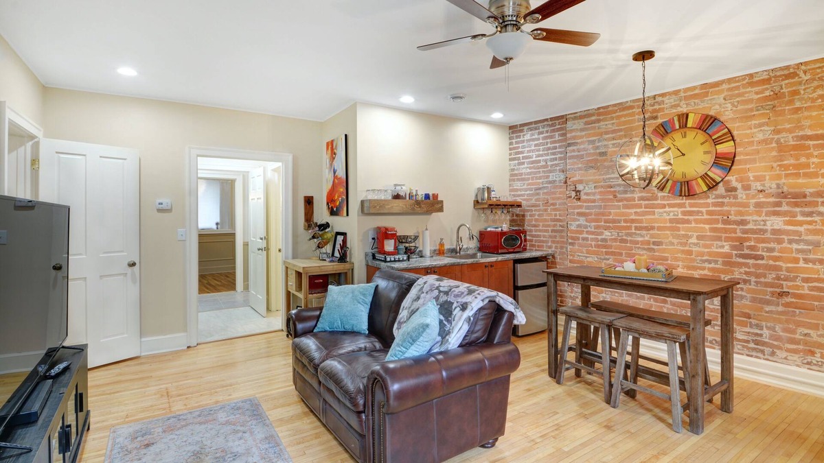 Galena Apartment | Charming Downtown Galena Apartment 2 Bedroom Apts by Redawning