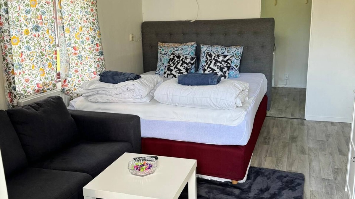 Orebro House | Charming Downtown Hideaway
