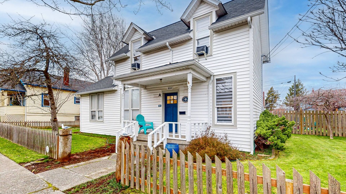 Anacortes House | Charming downtown home near restaurants & Cap Sante Park - 2 dogs OK