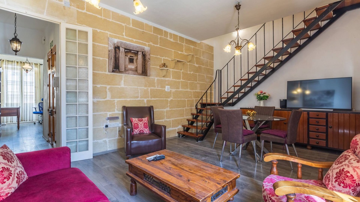 Tower Road Apartment | Charming Duplex Apartment in the centre of Sliema