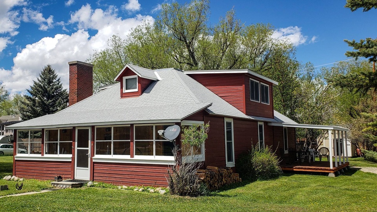 Ennis House | Charming Ennis Montana Bungalow