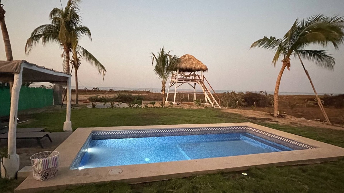 San Pedro Mixtepec Villa | Charming entire home with pool and view tower. Few steps from the beach.