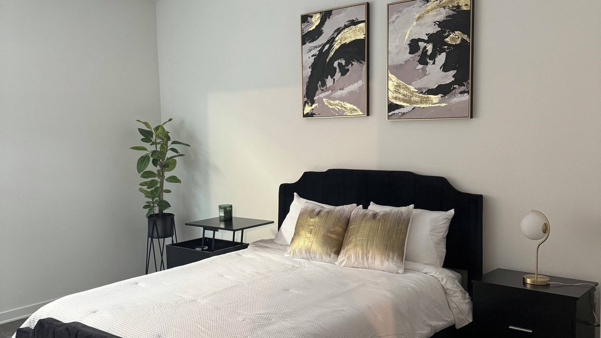 Hollywood Hills West Bed & Breakfast | Charming entire unit in delightful West Hollywood with AC, WiFi +