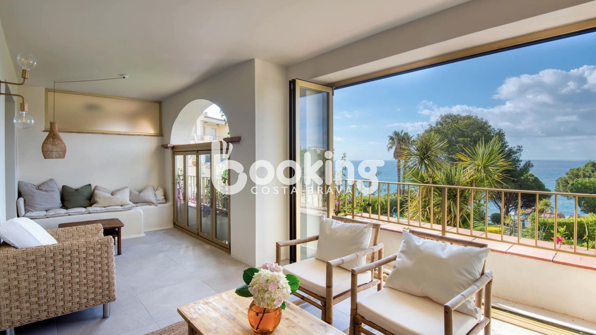 Sant Feliu de Guixols Apartment | Charming apartment in Sant Feliu de Guíxols with pool and spectacular sea views