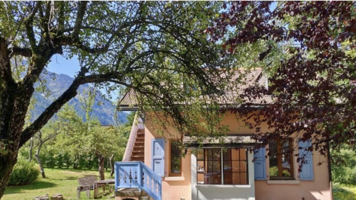 Chamonix-Mont-Blanc House | Charming family friendly chalet - quiet residential area of Chamonix