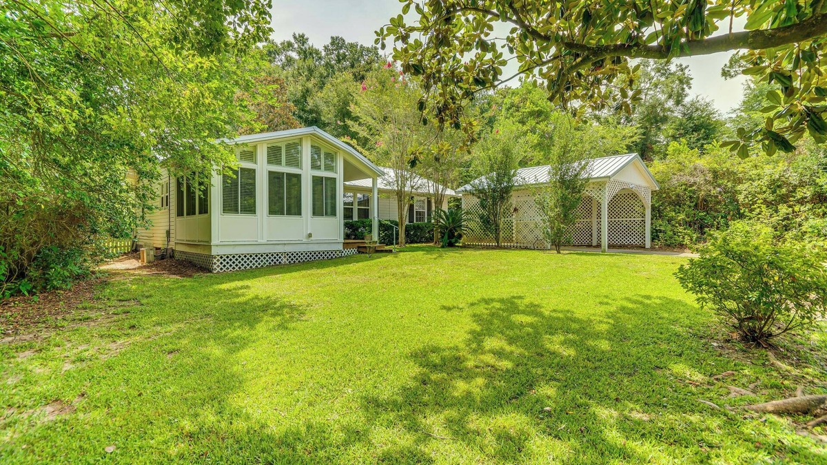 Fairhope House | Charming Fairhope Home ~ 2 Mi to North Beach Park!