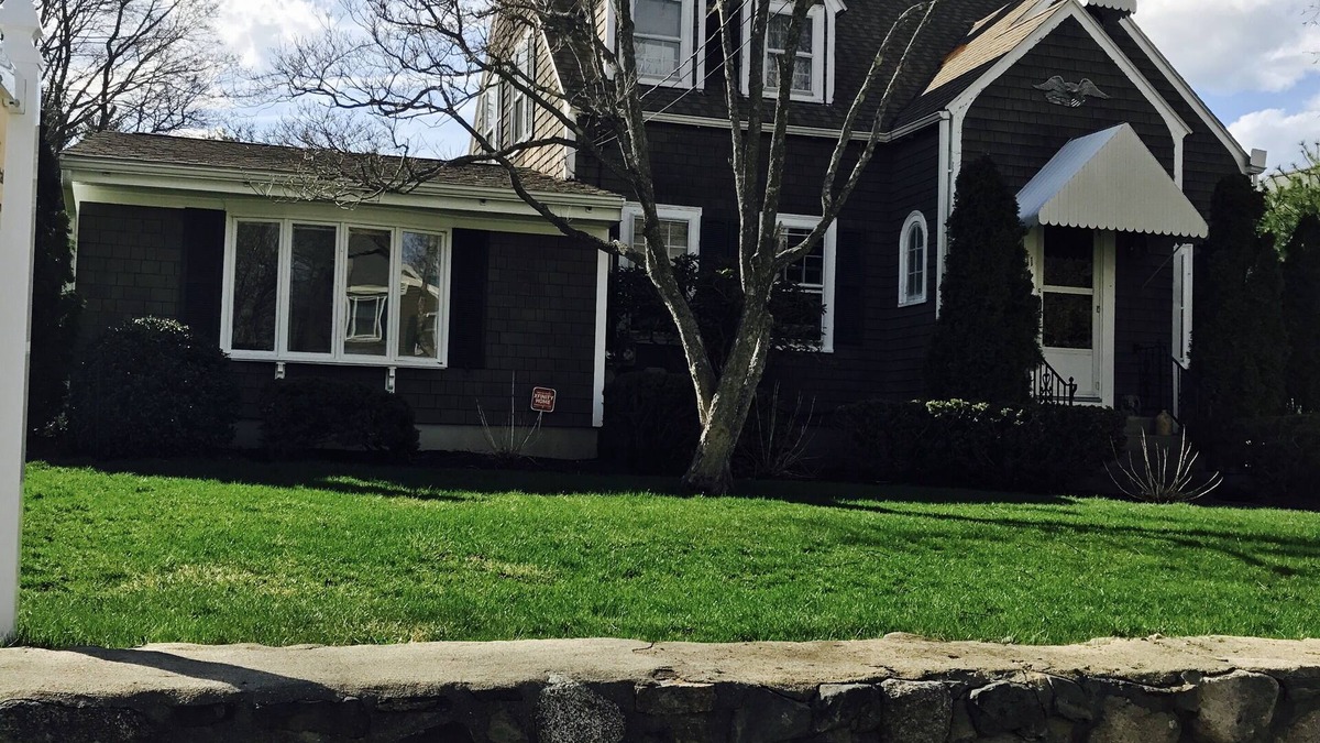 Rye House | Charming family cottage w/large yard-easy walk to Jenness Beach