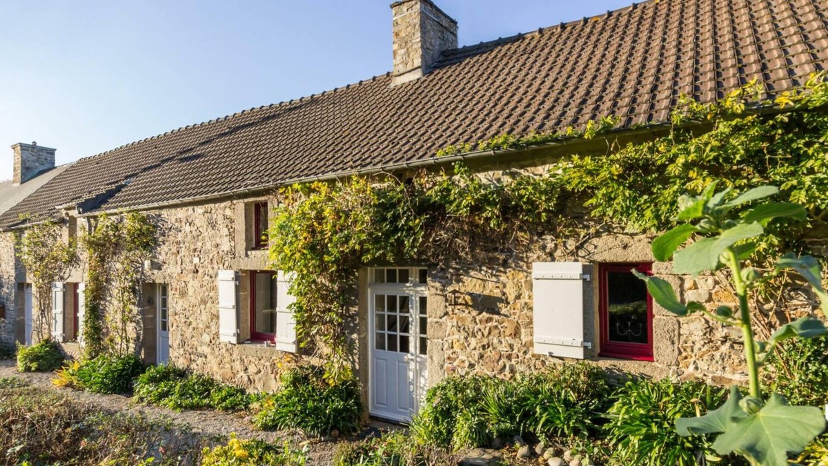 Siouville-Hague Cottage | Charming family house with enclosed garden, ideal for peaceful holidays in Siouville