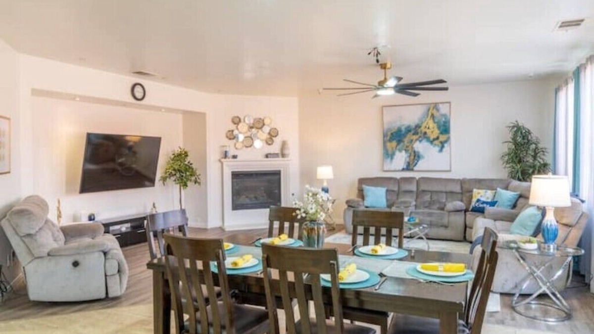 Greenacres House | Charming Family Home 4Bd/3Bath & Pet Friendlyn