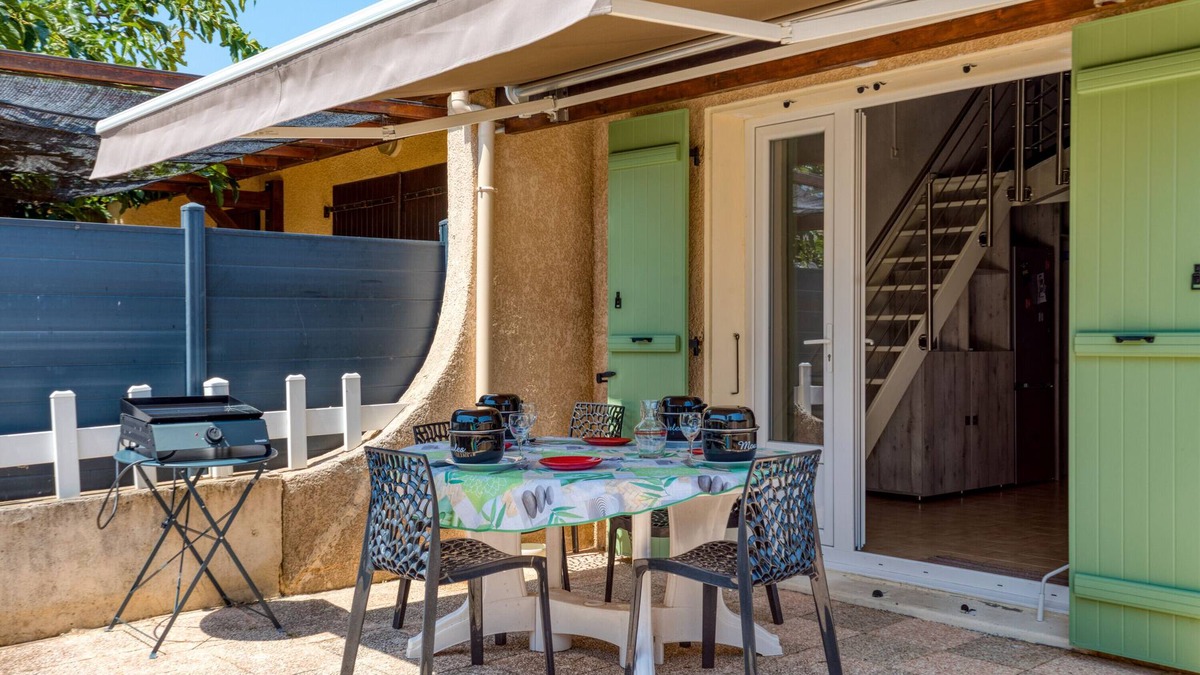 Marseillan Plage Apartment | Charming family home 500 m from the beach with large terrace