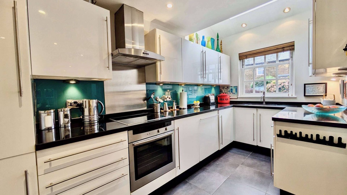 East Molesey House | Charming Family Home in Molesey